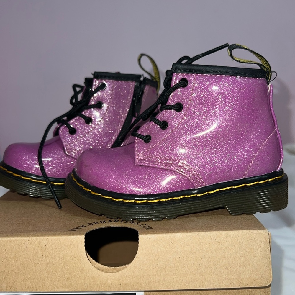 Dr. Martens toddler size 6 girls pink glitter